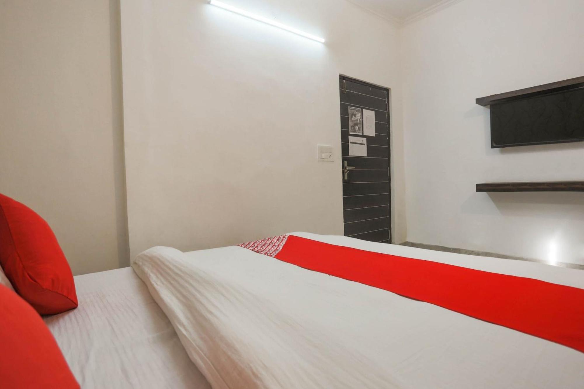 Hotel O Dream Town نيودلهي المظهر الخارجي الصورة
