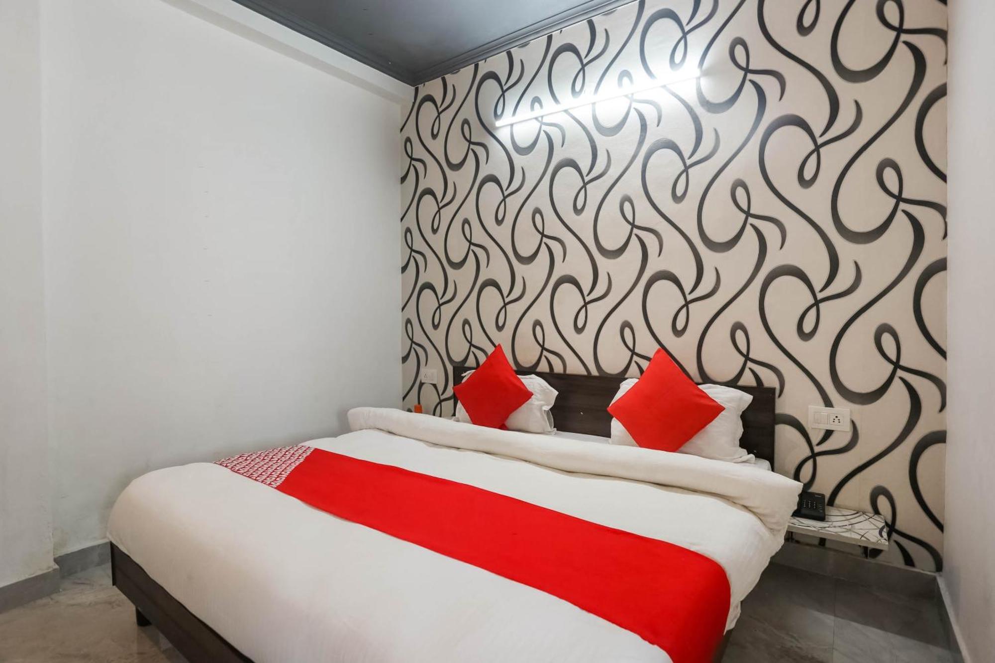 Hotel O Dream Town نيودلهي المظهر الخارجي الصورة